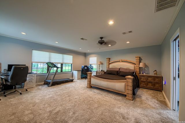 329 MEADOWBROOK DR, Hollywood Park, TX 78232
