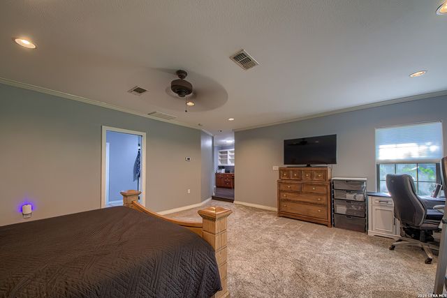 329 MEADOWBROOK DR, Hollywood Park, TX 78232