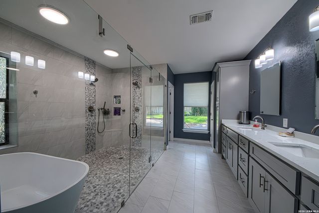 329 MEADOWBROOK DR, Hollywood Park, TX 78232