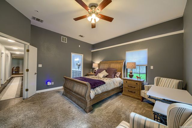 329 MEADOWBROOK DR, Hollywood Park, TX 78232