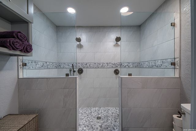 329 MEADOWBROOK DR, Hollywood Park, TX 78232