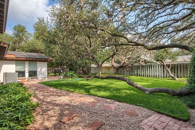 329 MEADOWBROOK DR, Hollywood Park, TX 78232