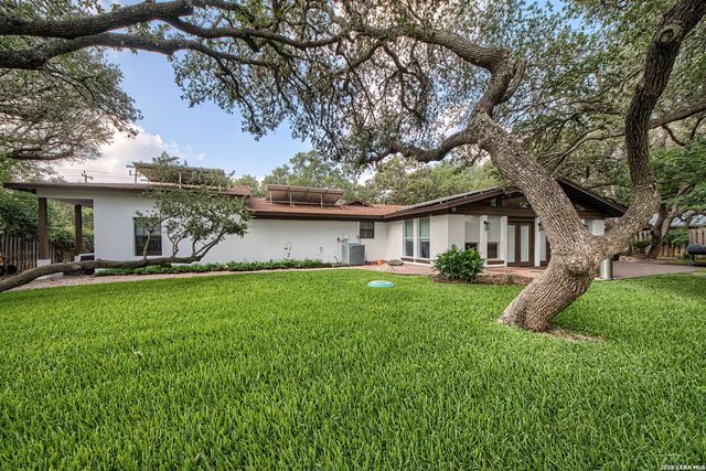 329 MEADOWBROOK DR, Hollywood Park, TX 78232