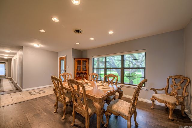 329 MEADOWBROOK DR, Hollywood Park, TX 78232
