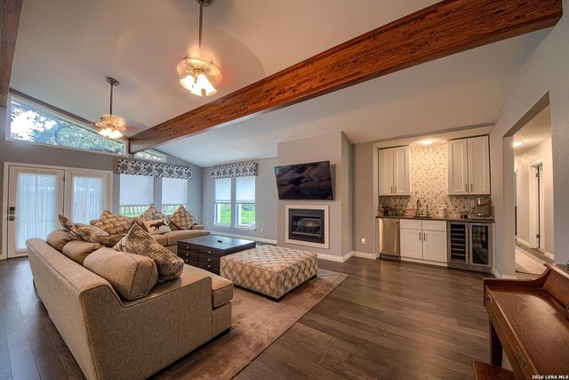 329 MEADOWBROOK DR, Hollywood Park, TX 78232