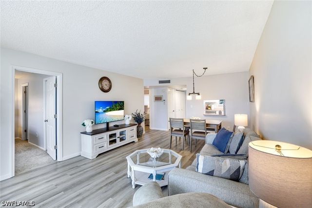 200 Forest Lakes BLVD 204, Naples, FL 34105