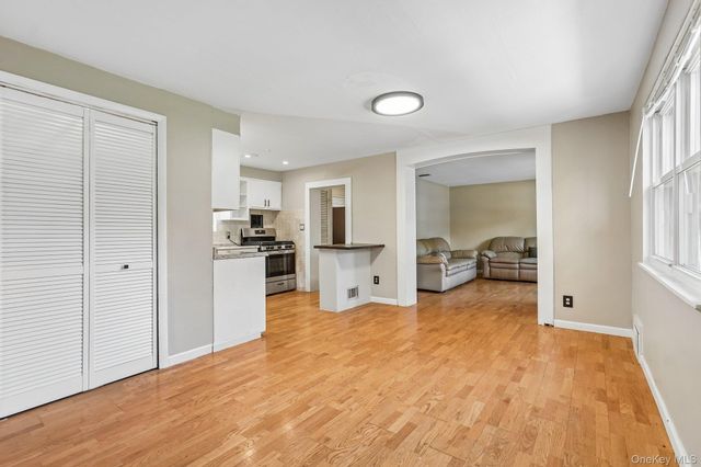 2 St Anthony Avenue, Nanuet, NY 10954