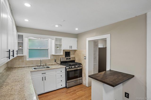 2 St Anthony Avenue, Nanuet, NY 10954