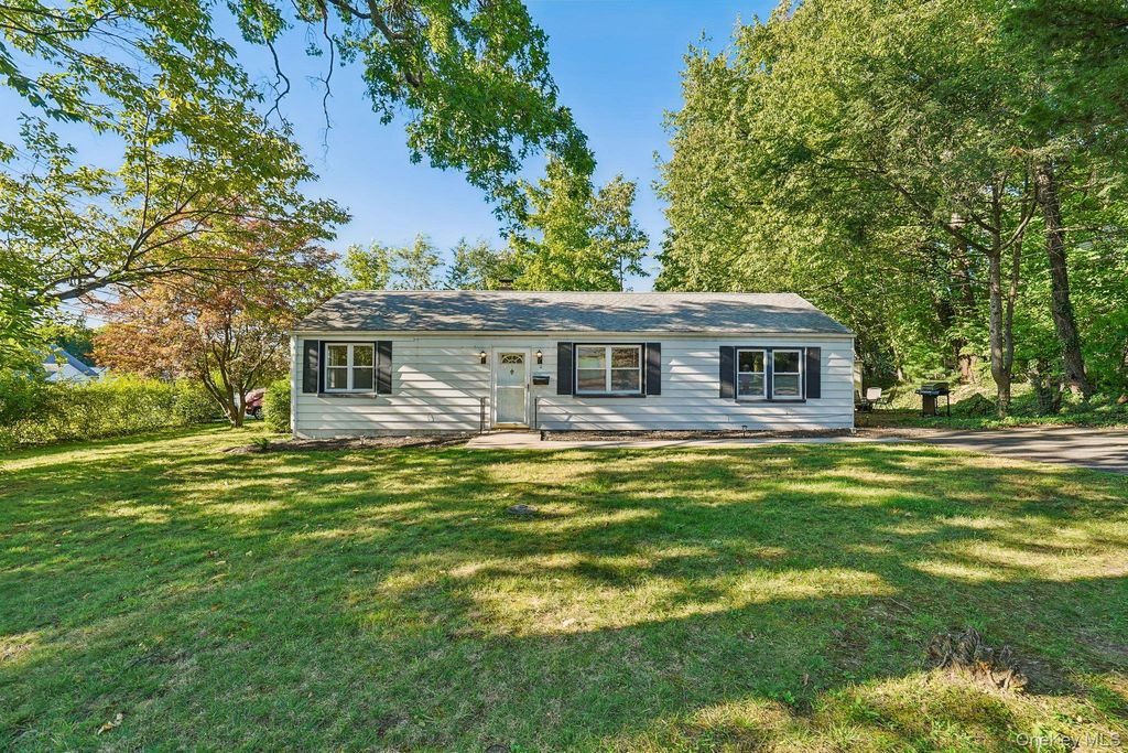 2 St Anthony Avenue, Nanuet, NY 10954 — exterior