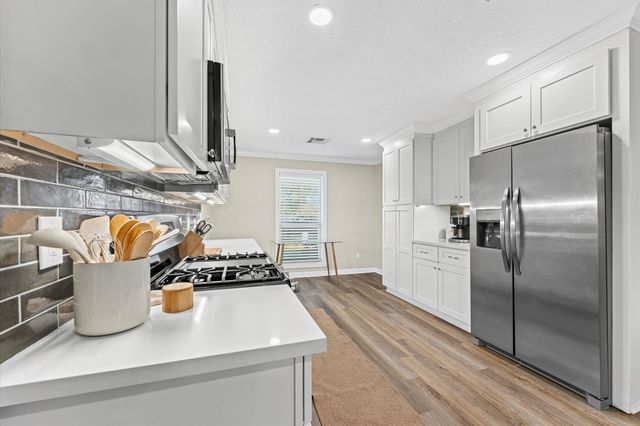 710 N Kaufman Drive, Deer Park, TX 77536