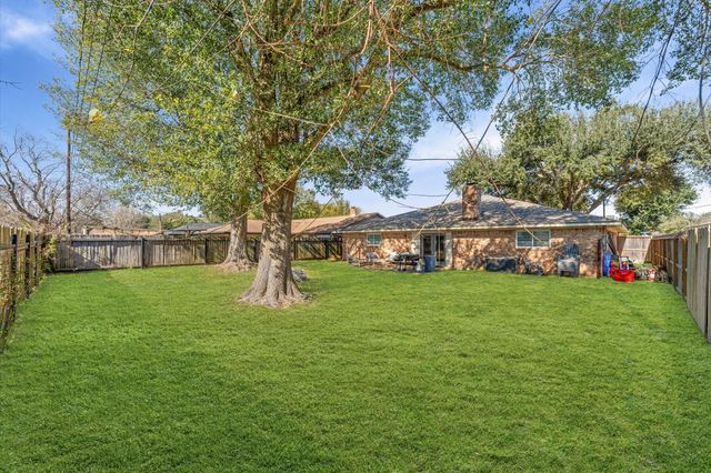 710 N Kaufman Drive, Deer Park, TX 77536