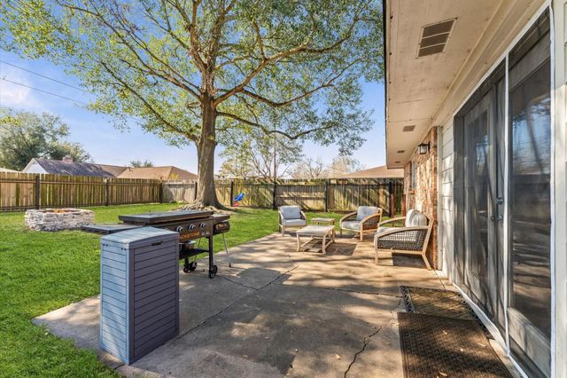 710 N Kaufman Drive, Deer Park, TX 77536