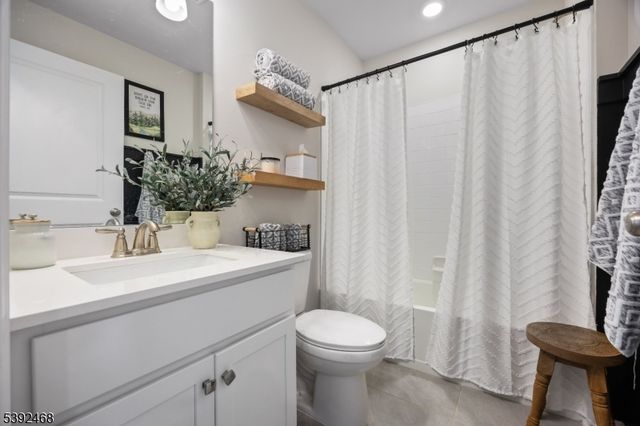 69 Sister's Farmstead Rd, Mount Laurel Twp., NJ 08054