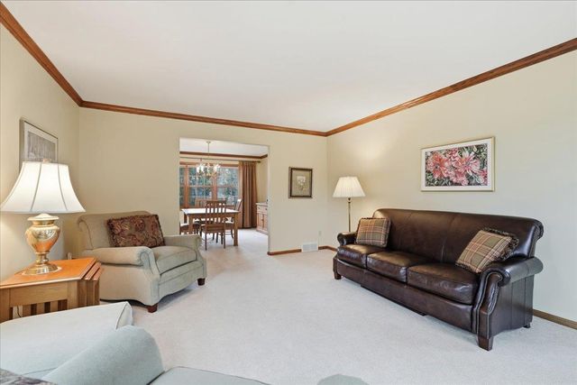22 Pebble Beach Circle, Madison, WI 53717