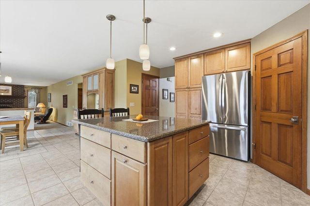 22 Pebble Beach Circle, Madison, WI 53717