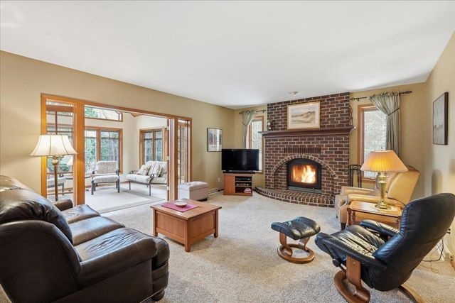22 Pebble Beach Circle, Madison, WI 53717