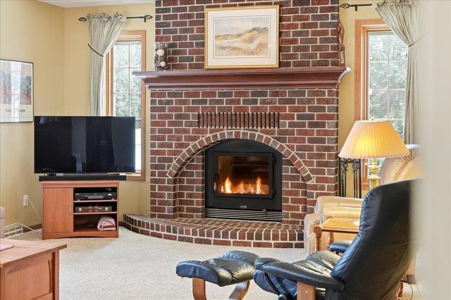 22 Pebble Beach Circle, Madison, WI 53717