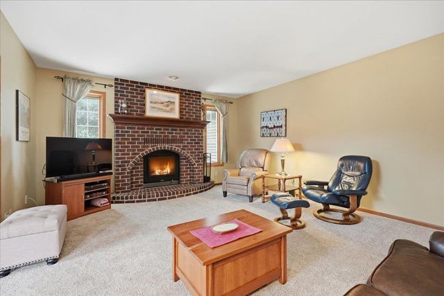 22 Pebble Beach Circle, Madison, WI 53717