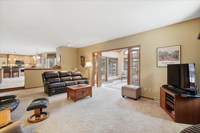 22 Pebble Beach Circle, Madison, WI 53717