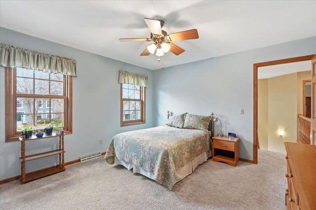 22 Pebble Beach Circle, Madison, WI 53717