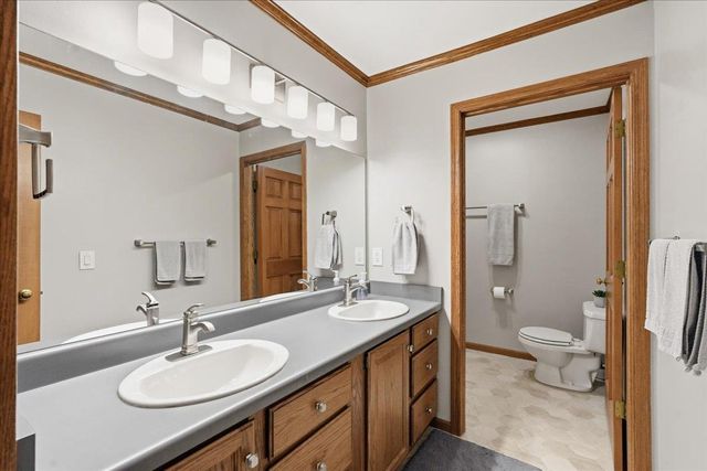 22 Pebble Beach Circle, Madison, WI 53717