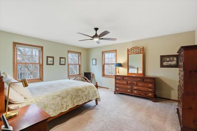 22 Pebble Beach Circle, Madison, WI 53717