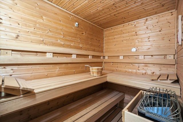 22 Pebble Beach Circle, Madison, WI 53717