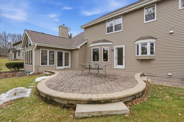 22 Pebble Beach Circle, Madison, WI 53717