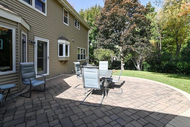 22 Pebble Beach Circle, Madison, WI 53717