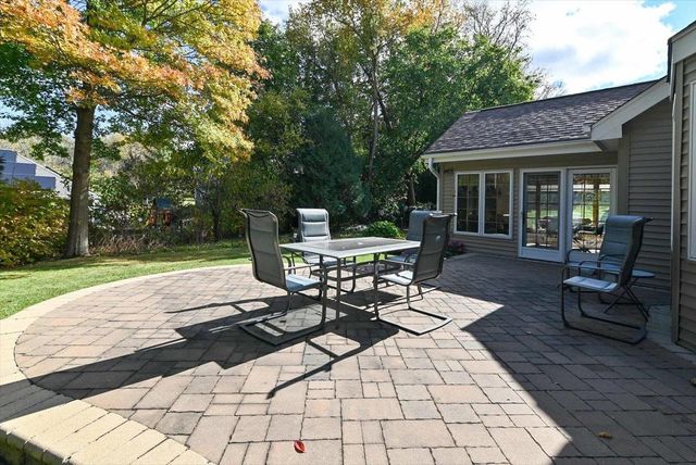 22 Pebble Beach Circle, Madison, WI 53717