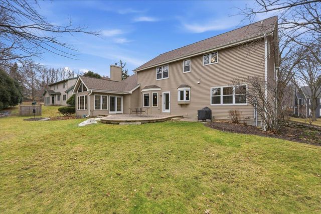 22 Pebble Beach Circle, Madison, WI 53717