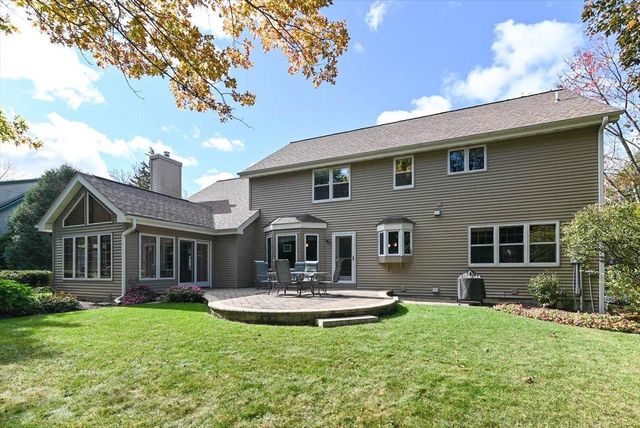 22 Pebble Beach Circle, Madison, WI 53717