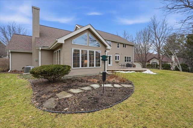 22 Pebble Beach Circle, Madison, WI 53717