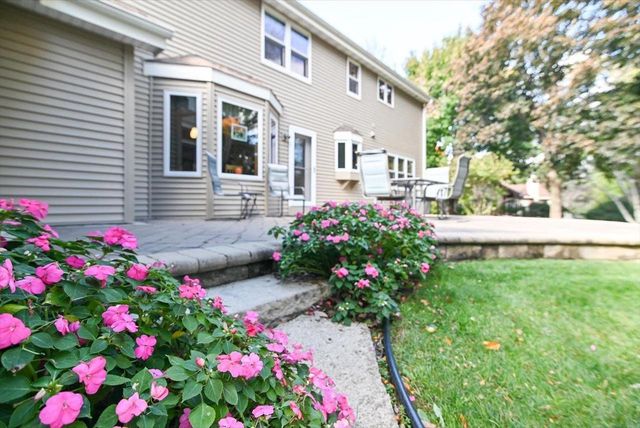 22 Pebble Beach Circle, Madison, WI 53717