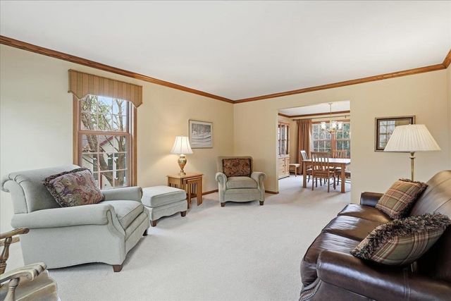 22 Pebble Beach Circle, Madison, WI 53717