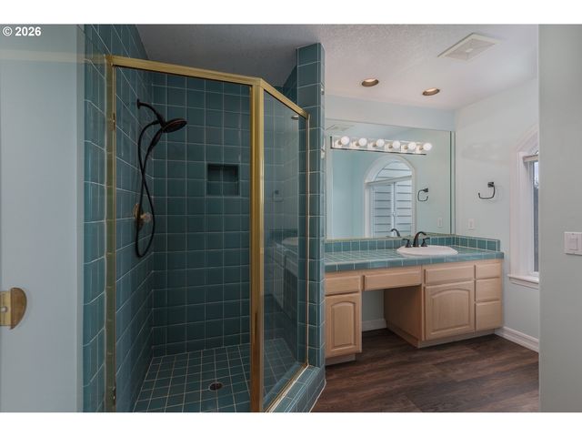 626 N BAYVIEW Loop, Waldport, OR 97394