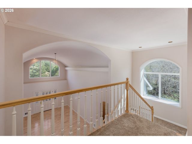 626 N BAYVIEW Loop, Waldport, OR 97394