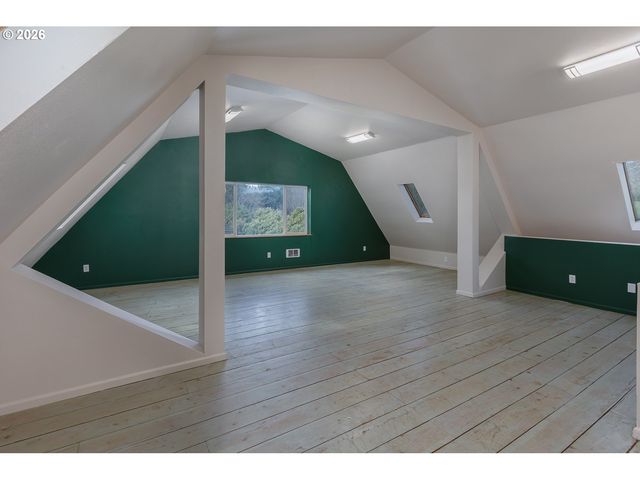 626 N BAYVIEW Loop, Waldport, OR 97394