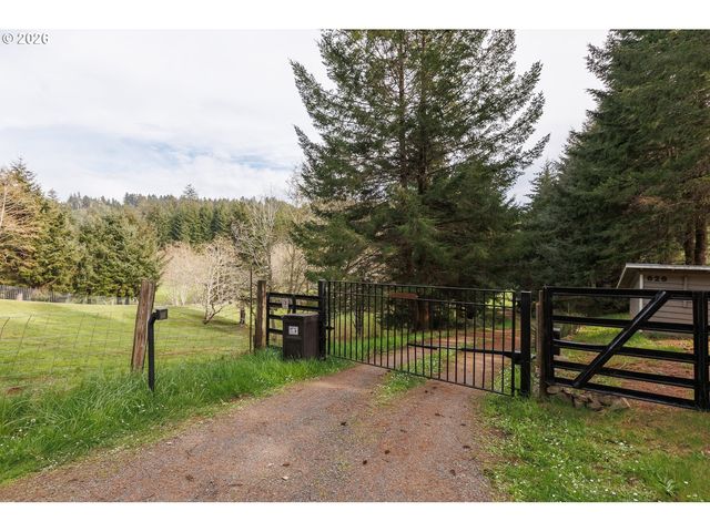 626 N BAYVIEW Loop, Waldport, OR 97394