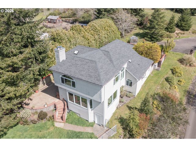 626 N BAYVIEW Loop, Waldport, OR 97394
