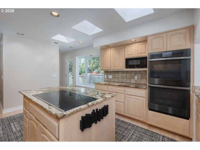 626 N BAYVIEW Loop, Waldport, OR 97394