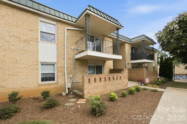 4735 Hedgemore Drive, Charlotte, NC 28209