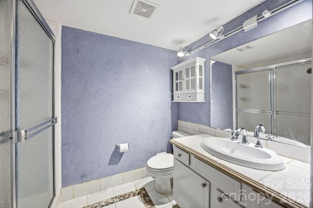 4735 Hedgemore Drive, Charlotte, NC 28209