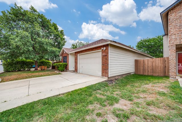 2218 Gunter Bay, San Antonio, TX 78245