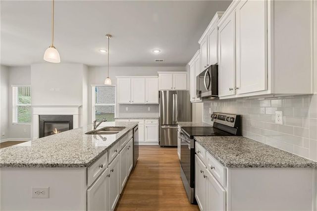 2568 Swan Lake Drive, Grayson, GA 30017