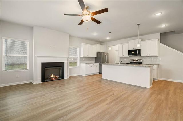 2568 Swan Lake Drive, Grayson, GA 30017