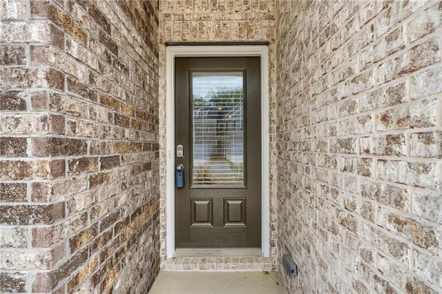 2568 Swan Lake Drive, Grayson, GA 30017