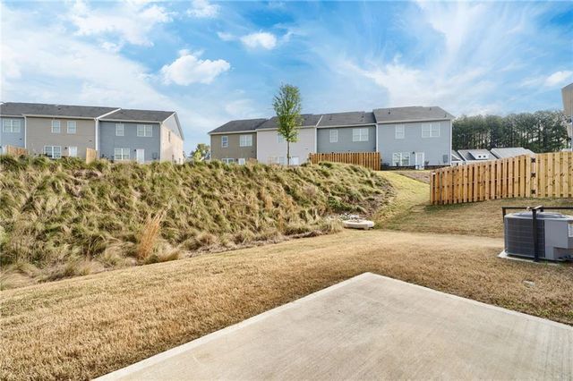 2568 Swan Lake Drive, Grayson, GA 30017