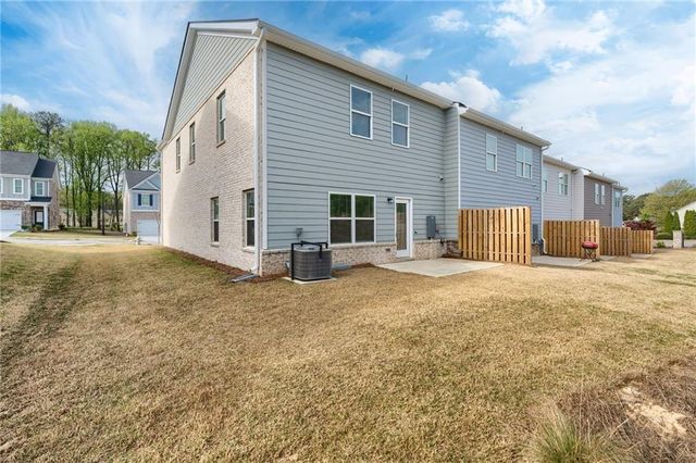 2568 Swan Lake Drive, Grayson, GA 30017