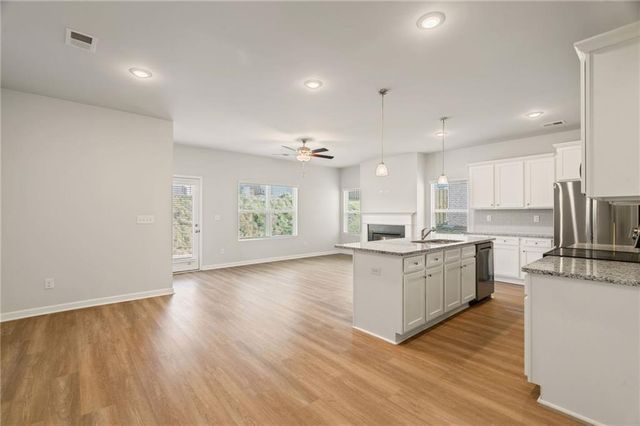 2568 Swan Lake Drive, Grayson, GA 30017